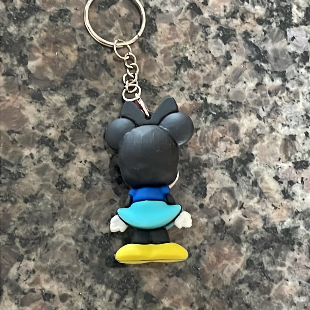 Minnie Mouse Keychain 🌺 - Picture 2 of 3